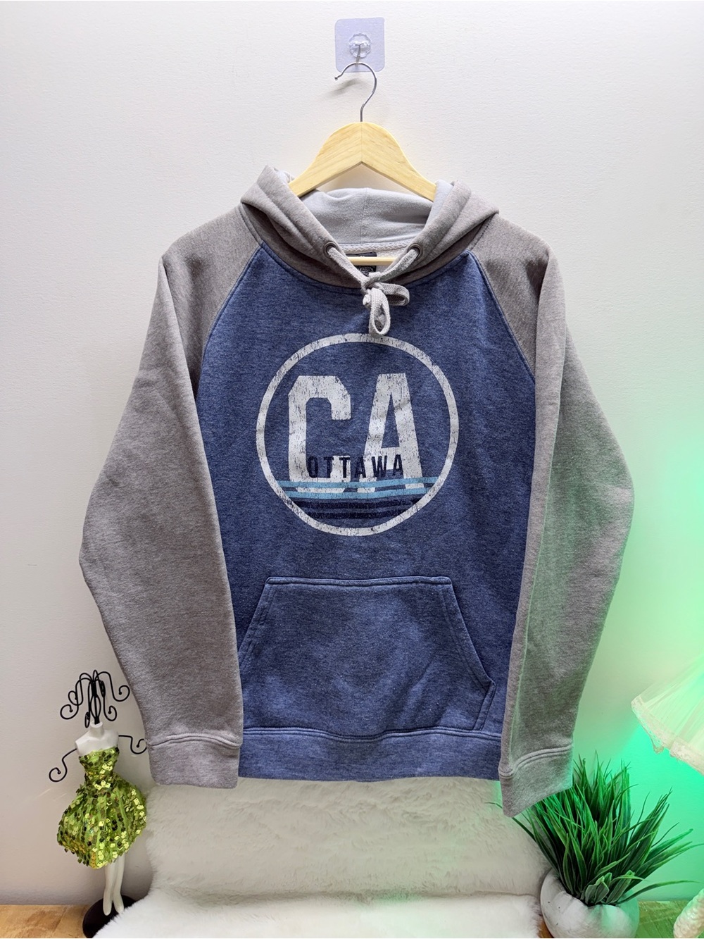 Men's Super Soft Hooded Sweatshirt Blue & Gray Raglan Cabincore Cozy Pullover 🔥